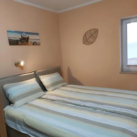 Apartma Nana *